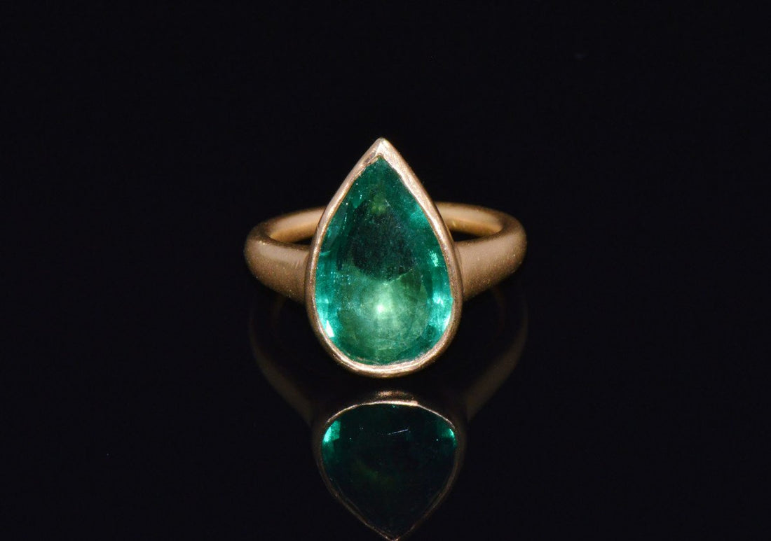 GIA Certified 5.25CT Natural Emerald Sculptural Bezel Solid 18K Gold Ring
