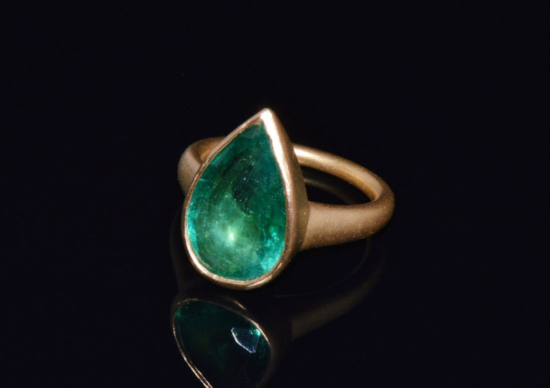 GIA Certified 5.25CT Natural Emerald Sculptural Bezel Solid 18K Gold Ring