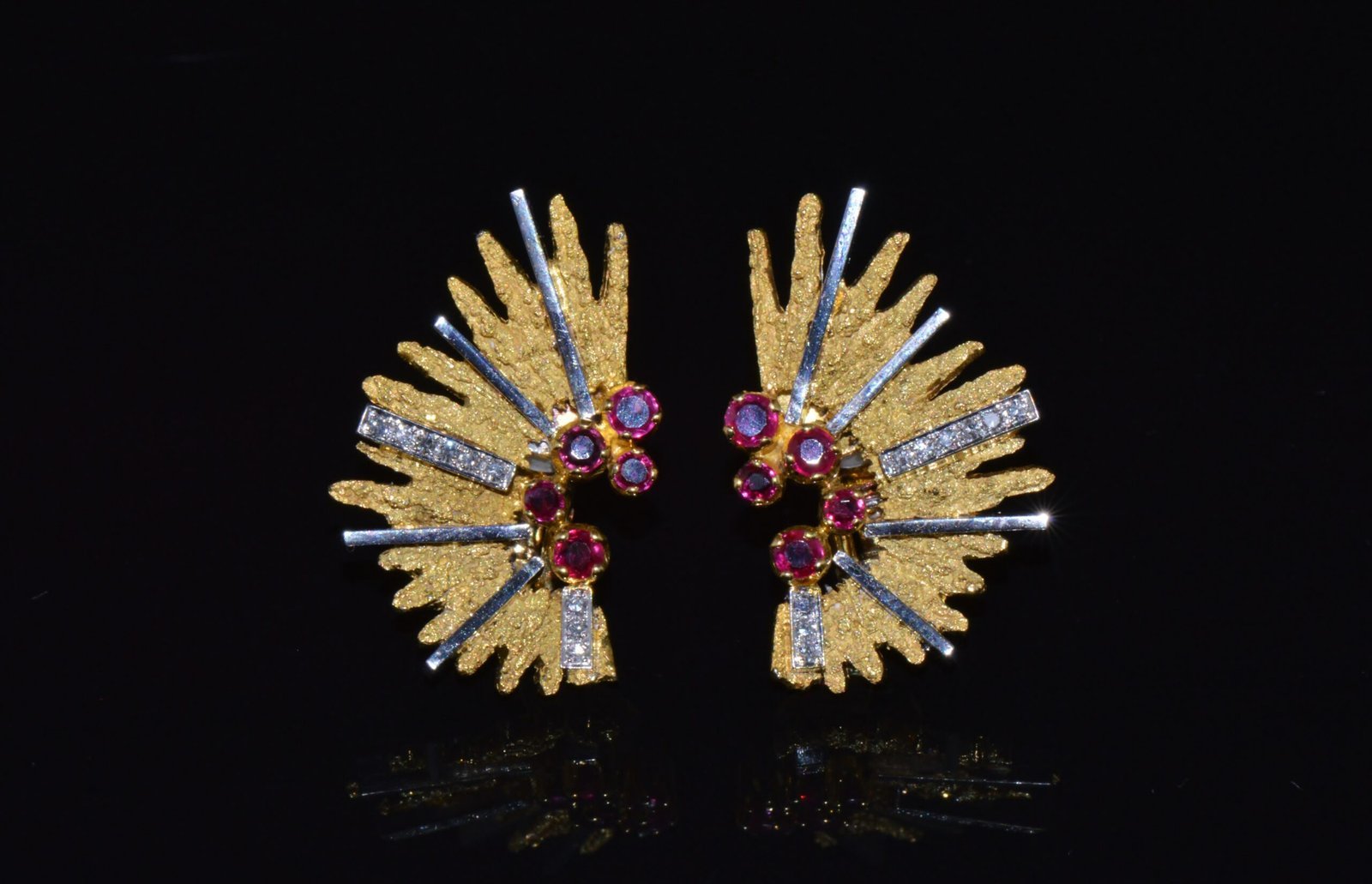 Certified Natural 0.65Cts VS G Diamond Ruby 750 18K Solid Gold Retro Clip-On Earrings