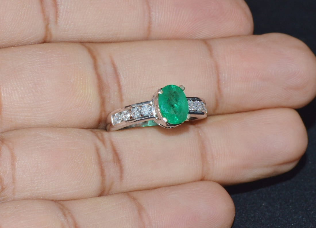 Certified Natural 1.87Cts Emerald VS F Diamond 18K Gold Ring Band