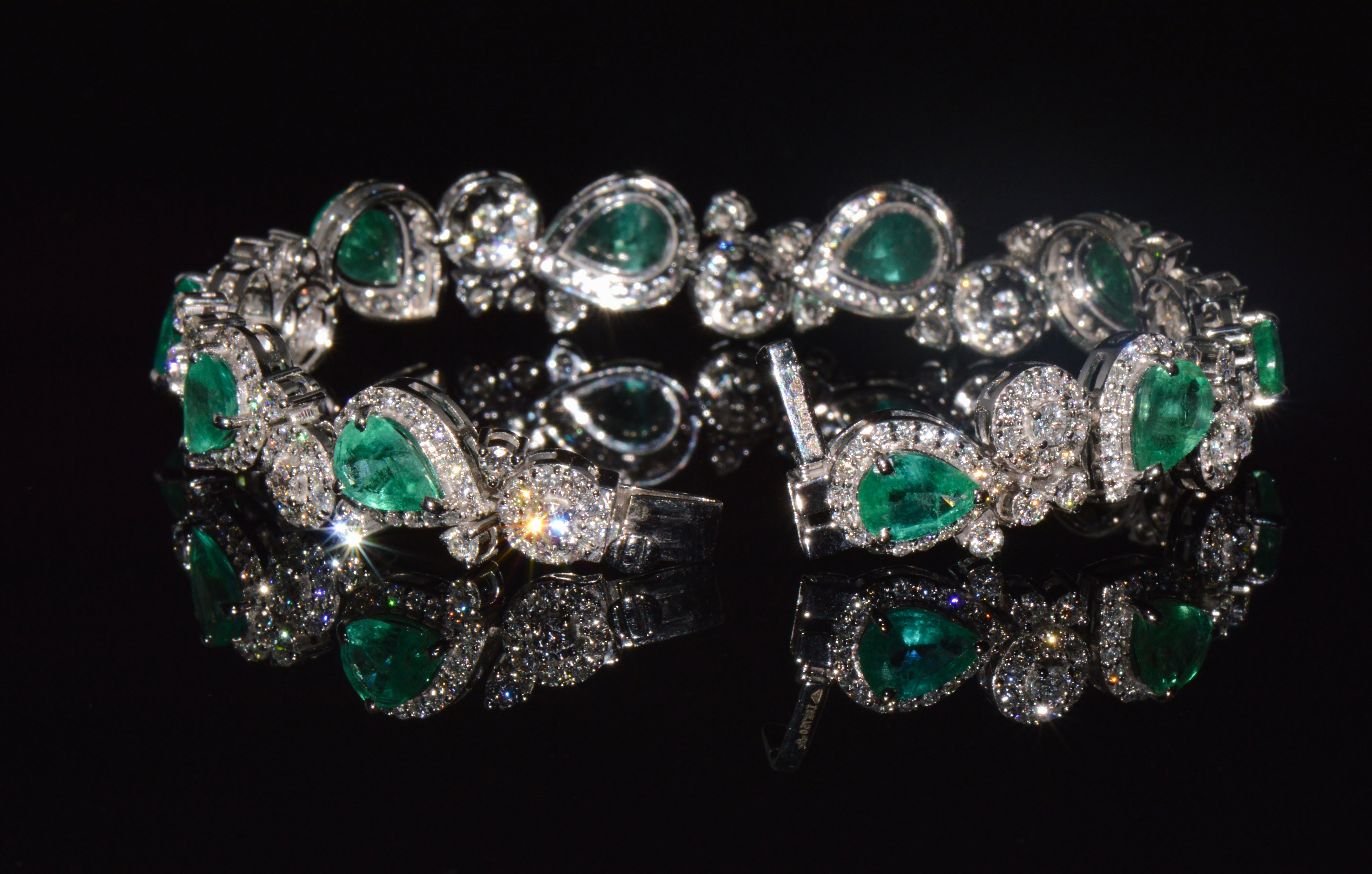 GIA Natural 15.05CTS Brazilian Emerald Diamond 18K White Gold Bracelet