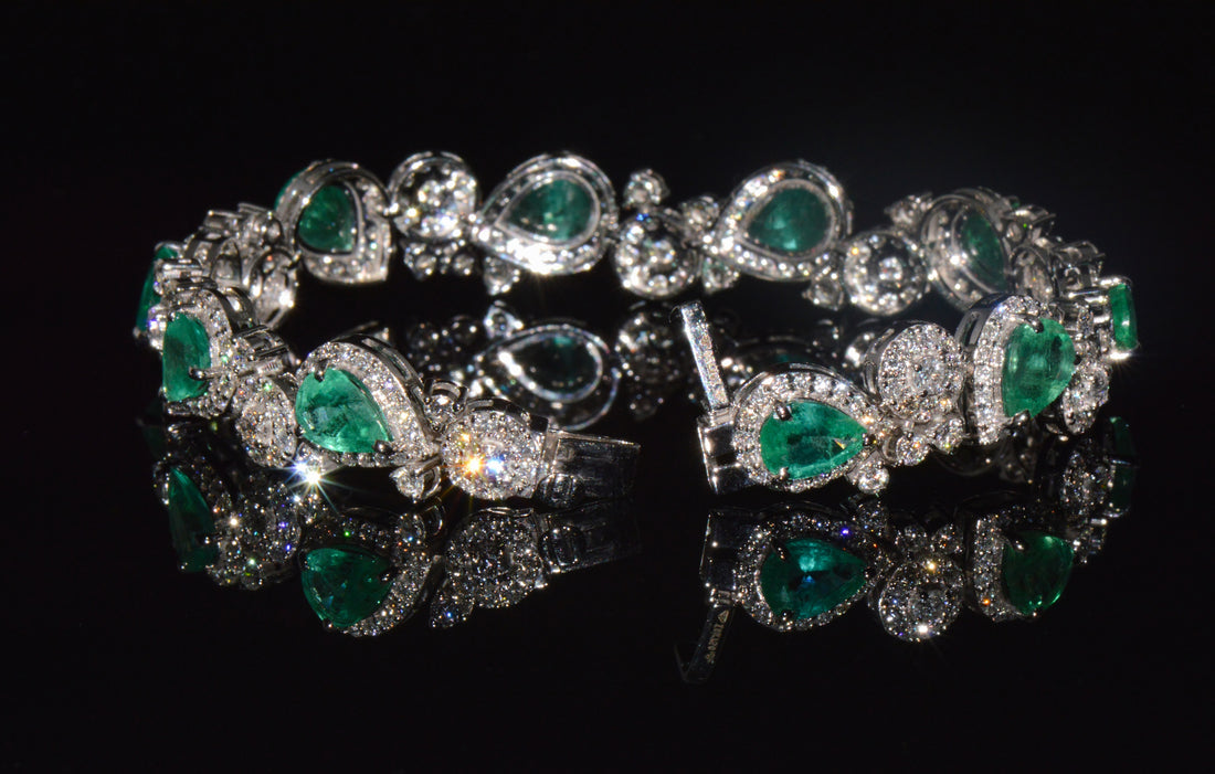 GIA Natural 15.05CTS Brazilian Emerald Diamond 18K White Gold Bracelet