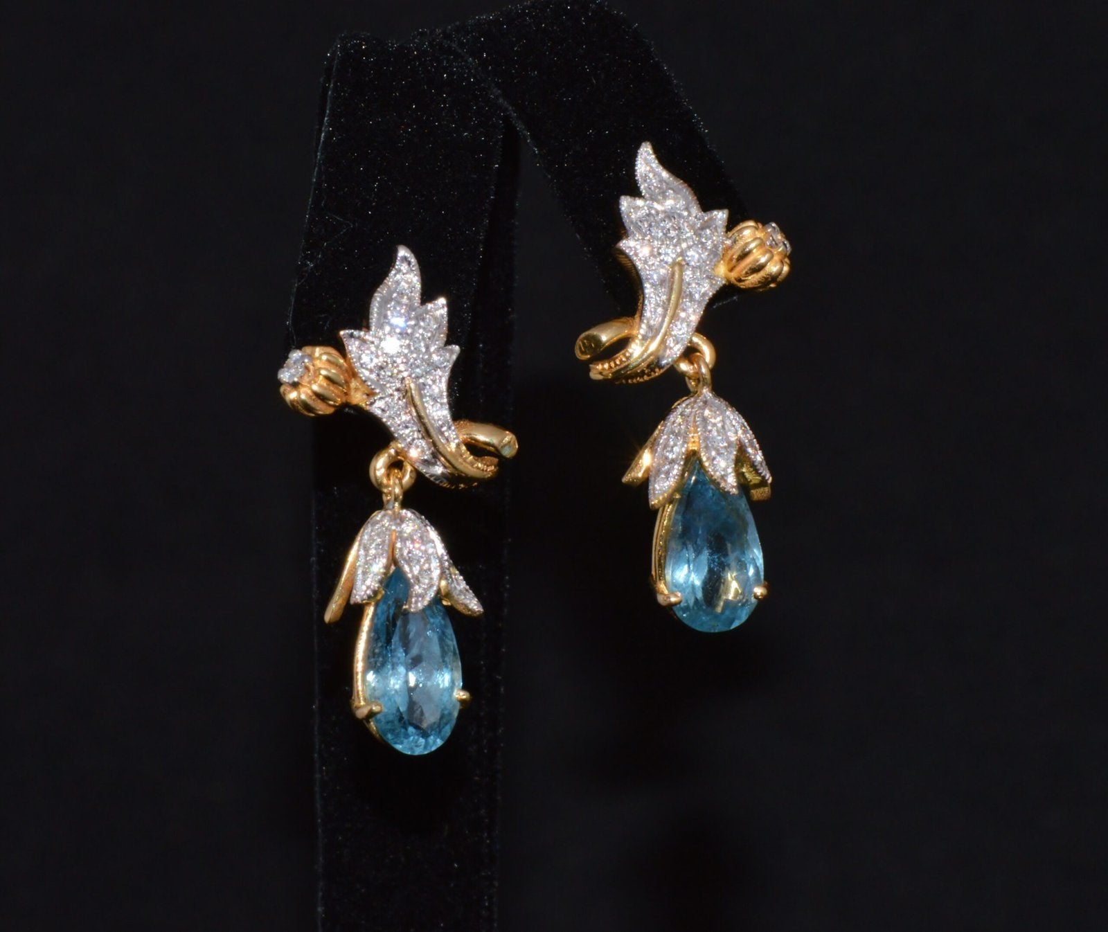 Certified Natural 5.67Cts VS F Diamond Aquamarine 18K Gold Dangle Earrings