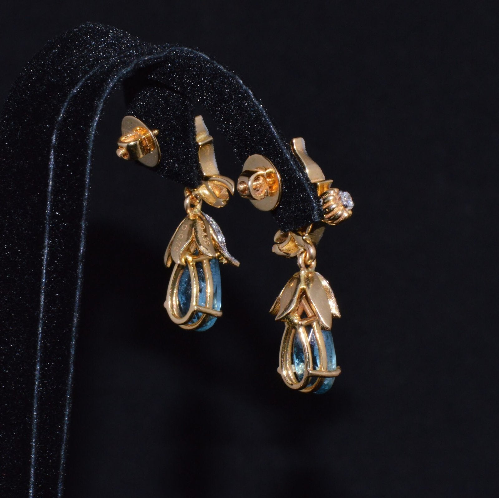 Certified Natural 5.67Cts VS F Diamond Aquamarine 18K Gold Dangle Earrings