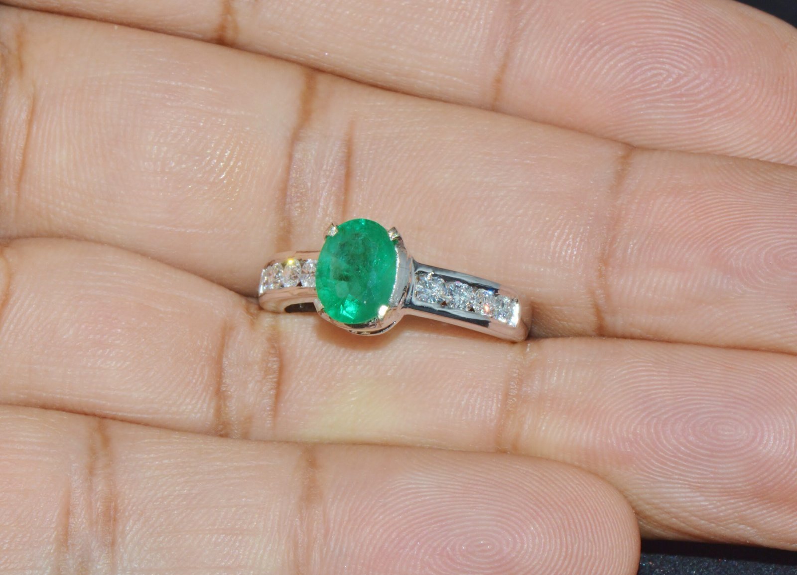 Certified Natural 1.87Cts Emerald VS F Diamond 18K Gold Ring Band