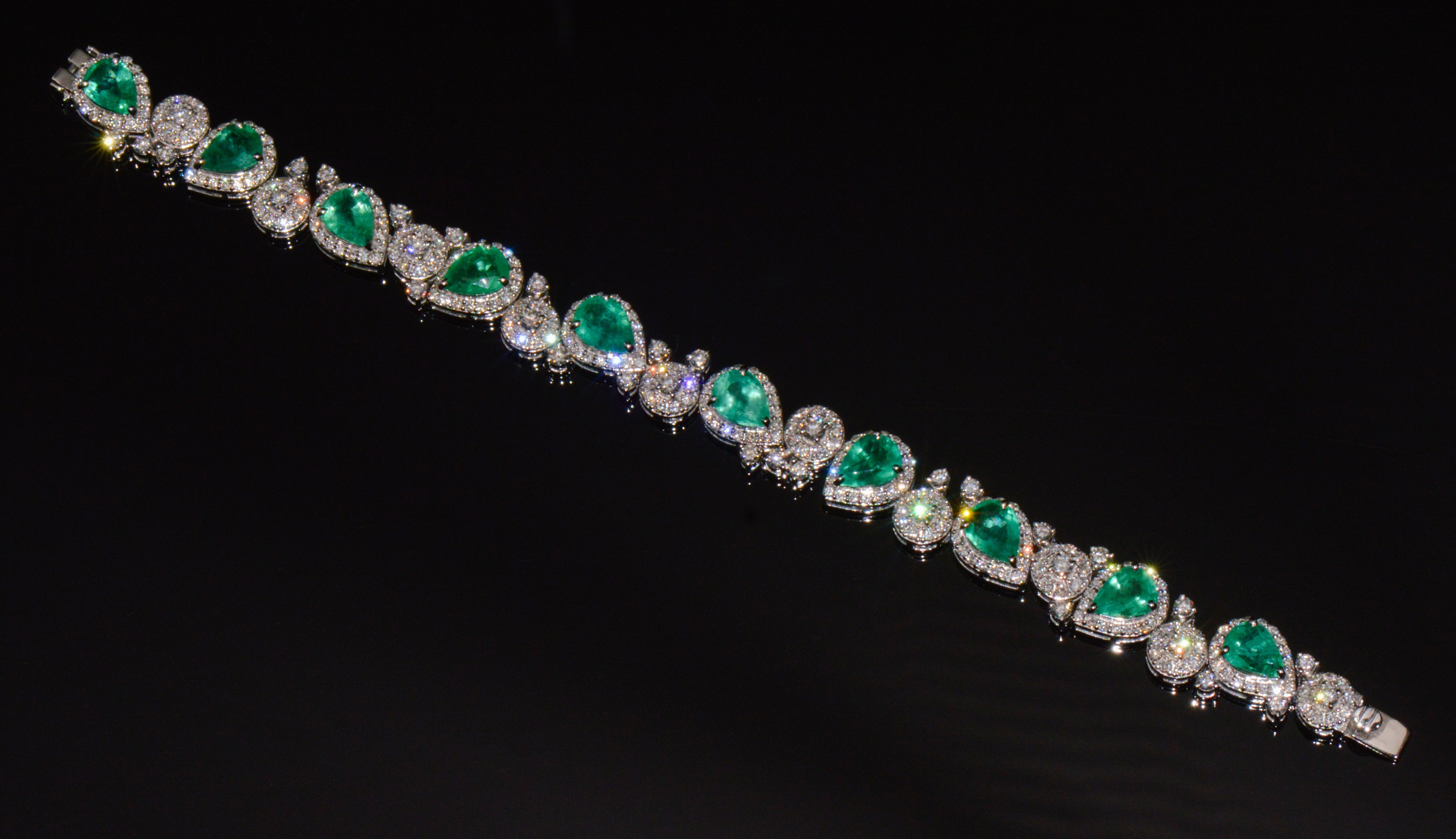 GIA Natural 15.05CTS Brazilian Emerald Diamond 18K White Gold Bracelet