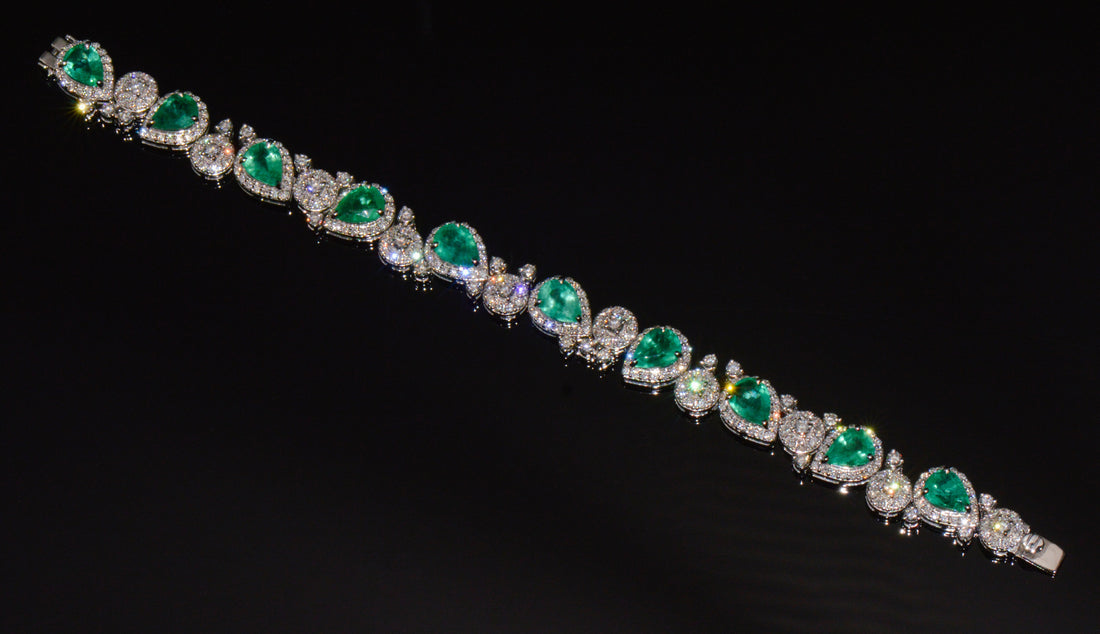 GIA Natural 15.05CTS Brazilian Emerald Diamond 18K White Gold Bracelet