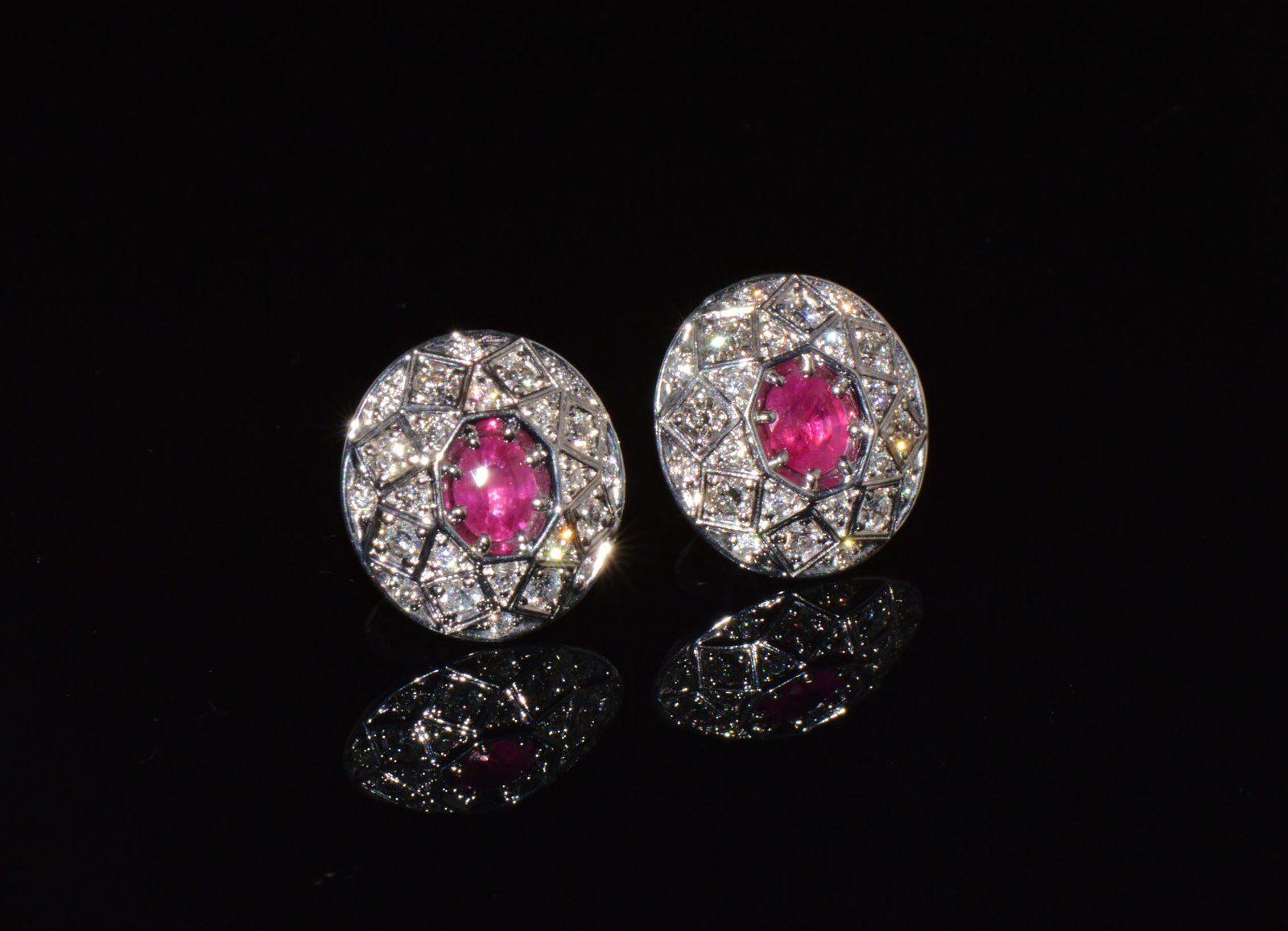 Certified Natural 1.6CTS VS F Diamond Ruby 18K Solid Gold Geometric Disc Earrings
