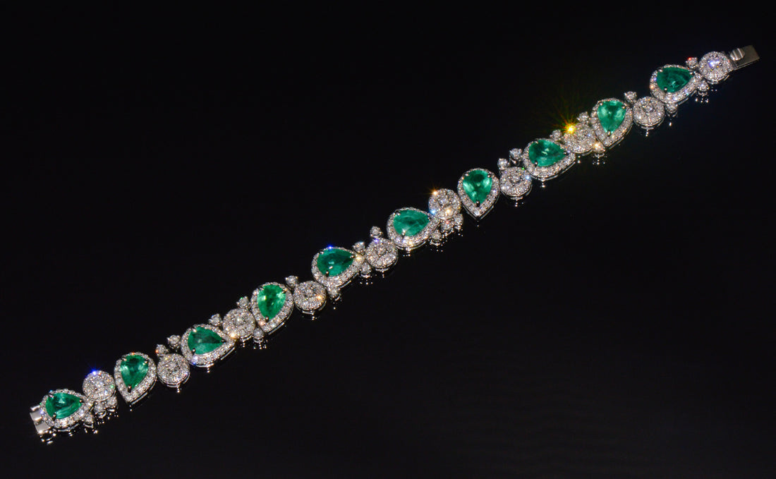 GIA Natural 15.05CTS Brazilian Emerald Diamond 18K White Gold Bracelet