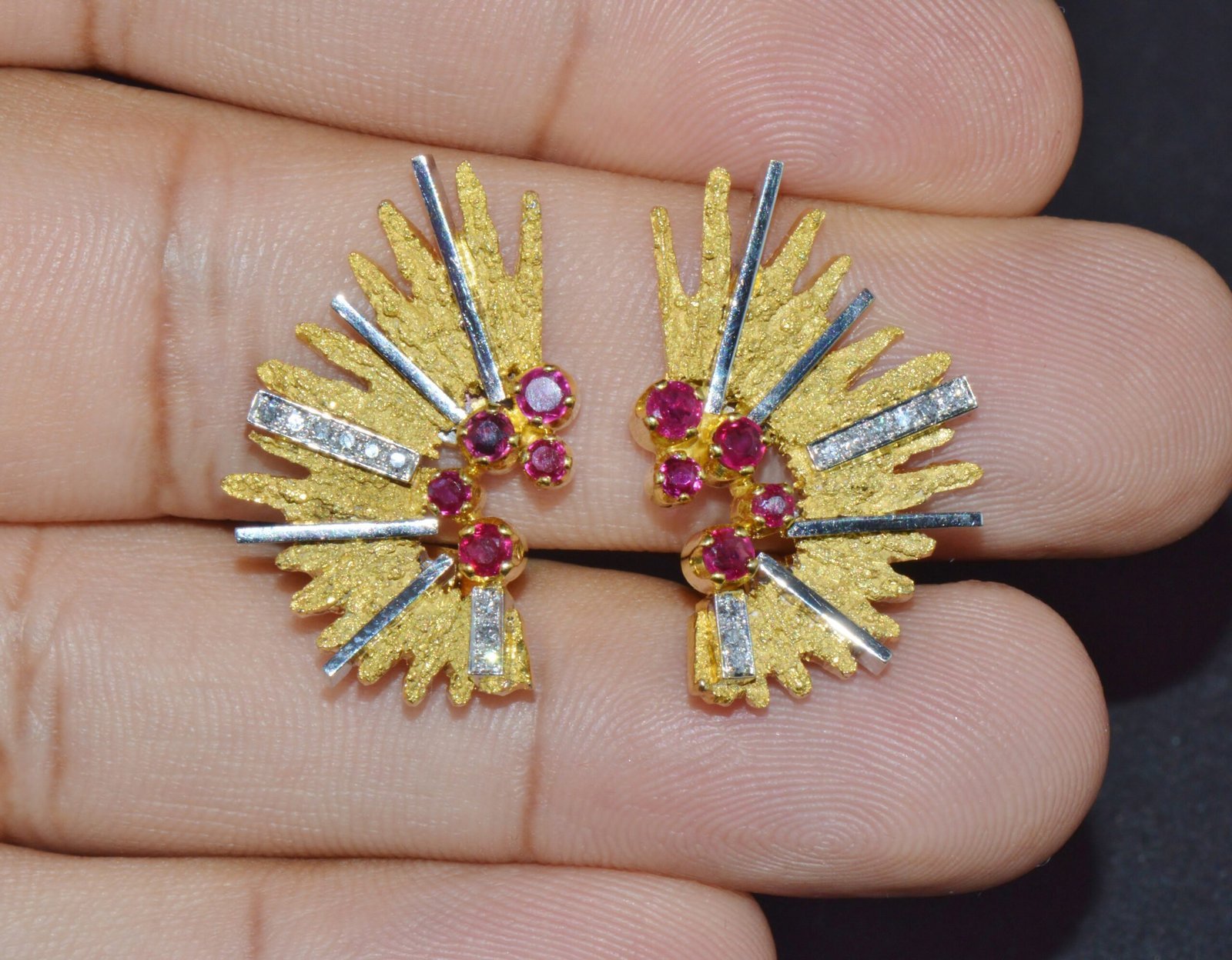 Certified Natural 0.65Cts VS G Diamond Ruby 750 18K Solid Gold Retro Clip-On Earrings