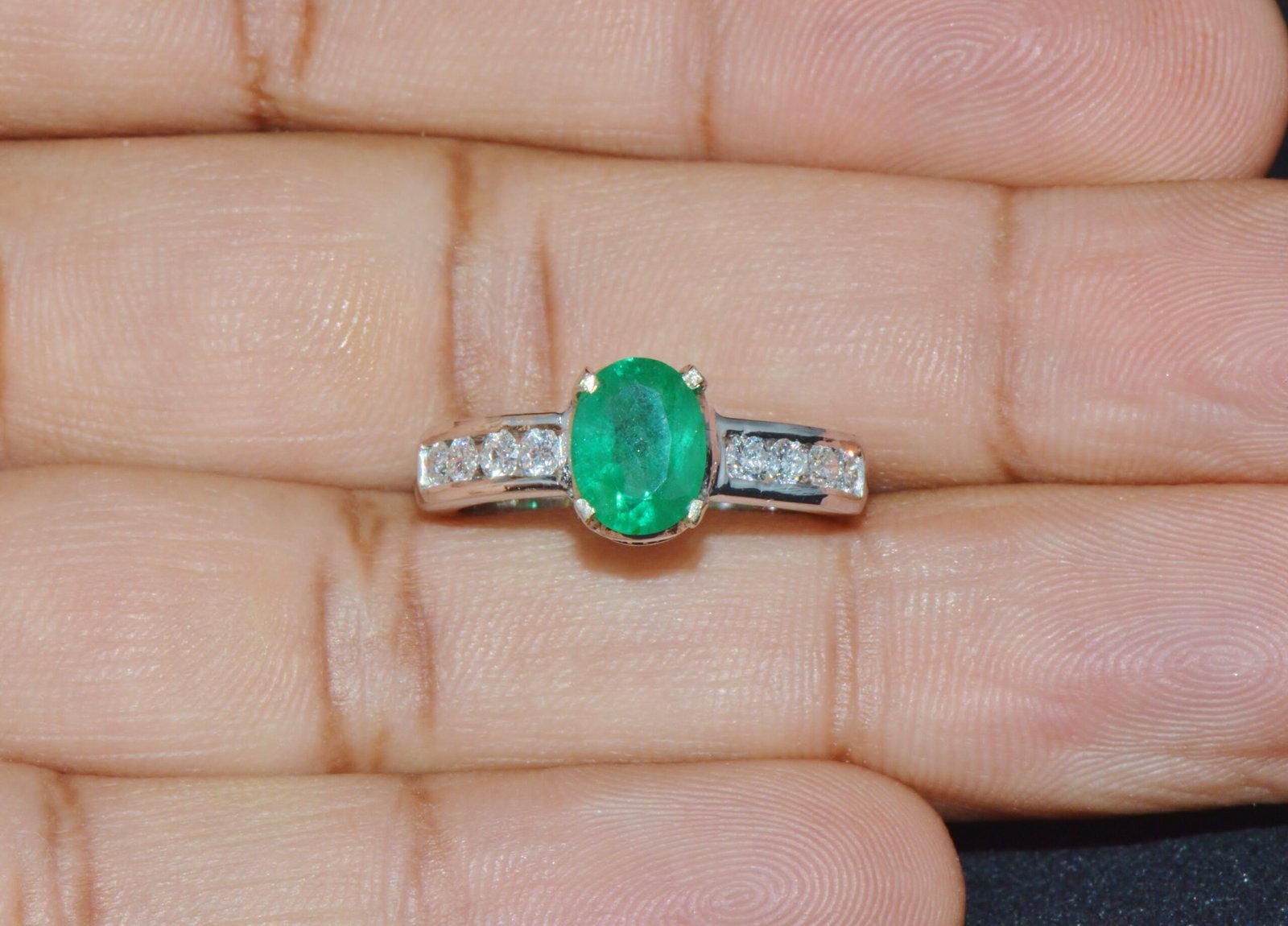 Certified Natural 1.87Cts Emerald VS F Diamond 18K Gold Ring Band