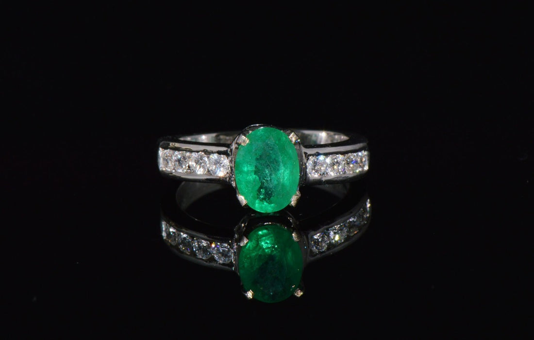 Certified Natural 1.87Cts Emerald VS F Diamond 18K Gold Ring Band