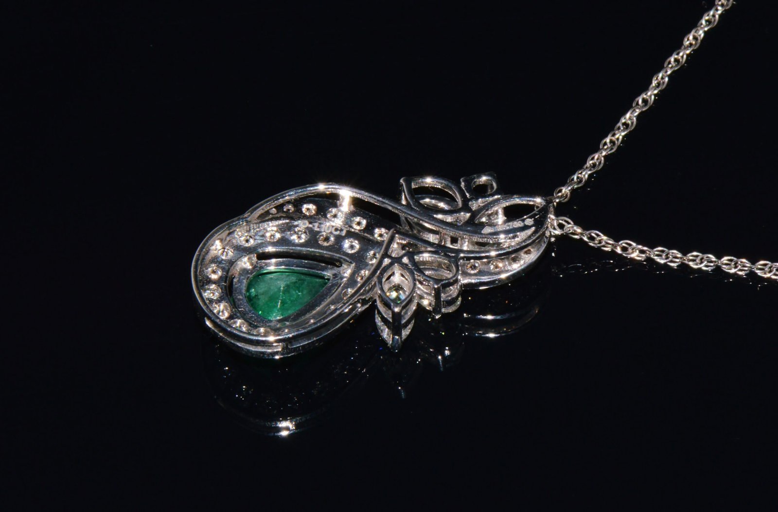 Certified Natural 4.34Cts VS F Diamond Emerald 18K Solid Gold Pendant Necklace