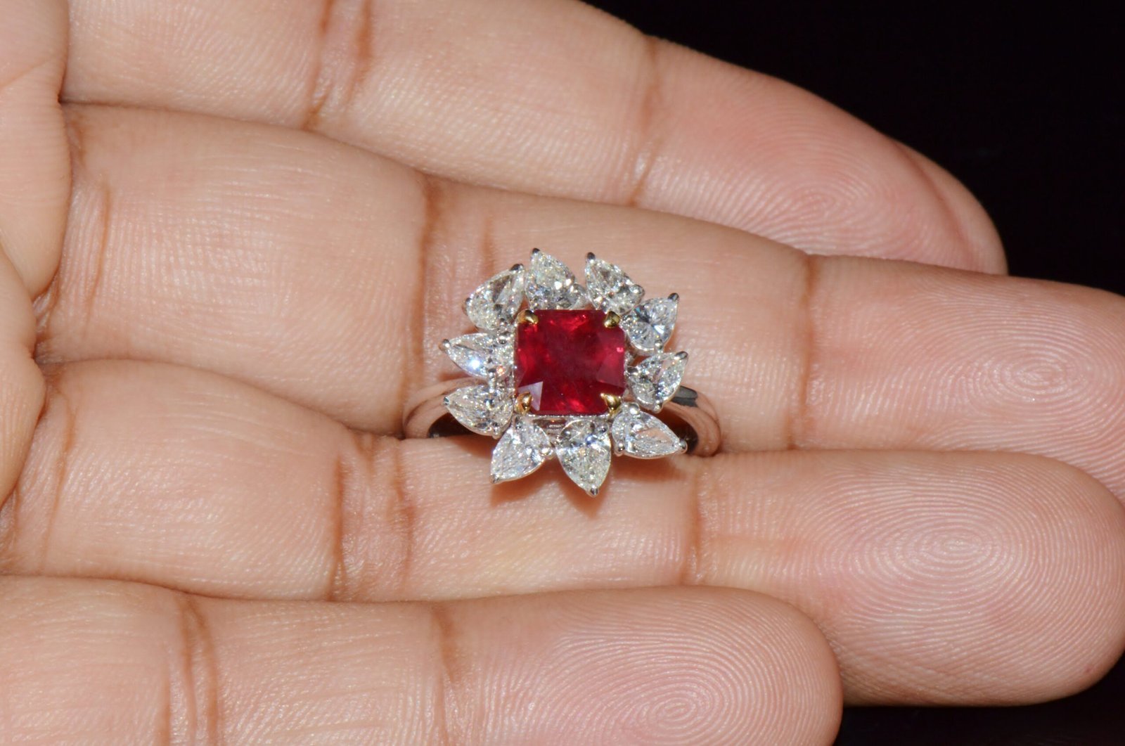 GIA Certified Natural 3.38Cts Madagascar Ruby Diamond Solid 18K Gold Cocktail Ring