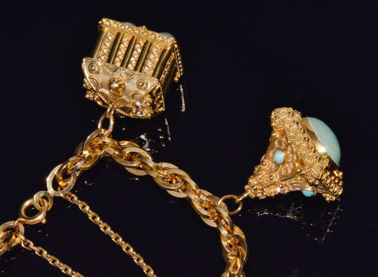 Estate Italian UNOAERRE Etruscan Revival Solid 18K Gold Turquoise Carnelian Charm Fob Bracelet