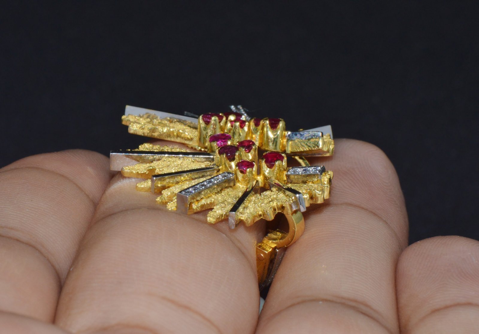 Certified Natural 0.65Cts VS G Diamond Ruby 750 18K Solid Gold Retro Clip-On Earrings