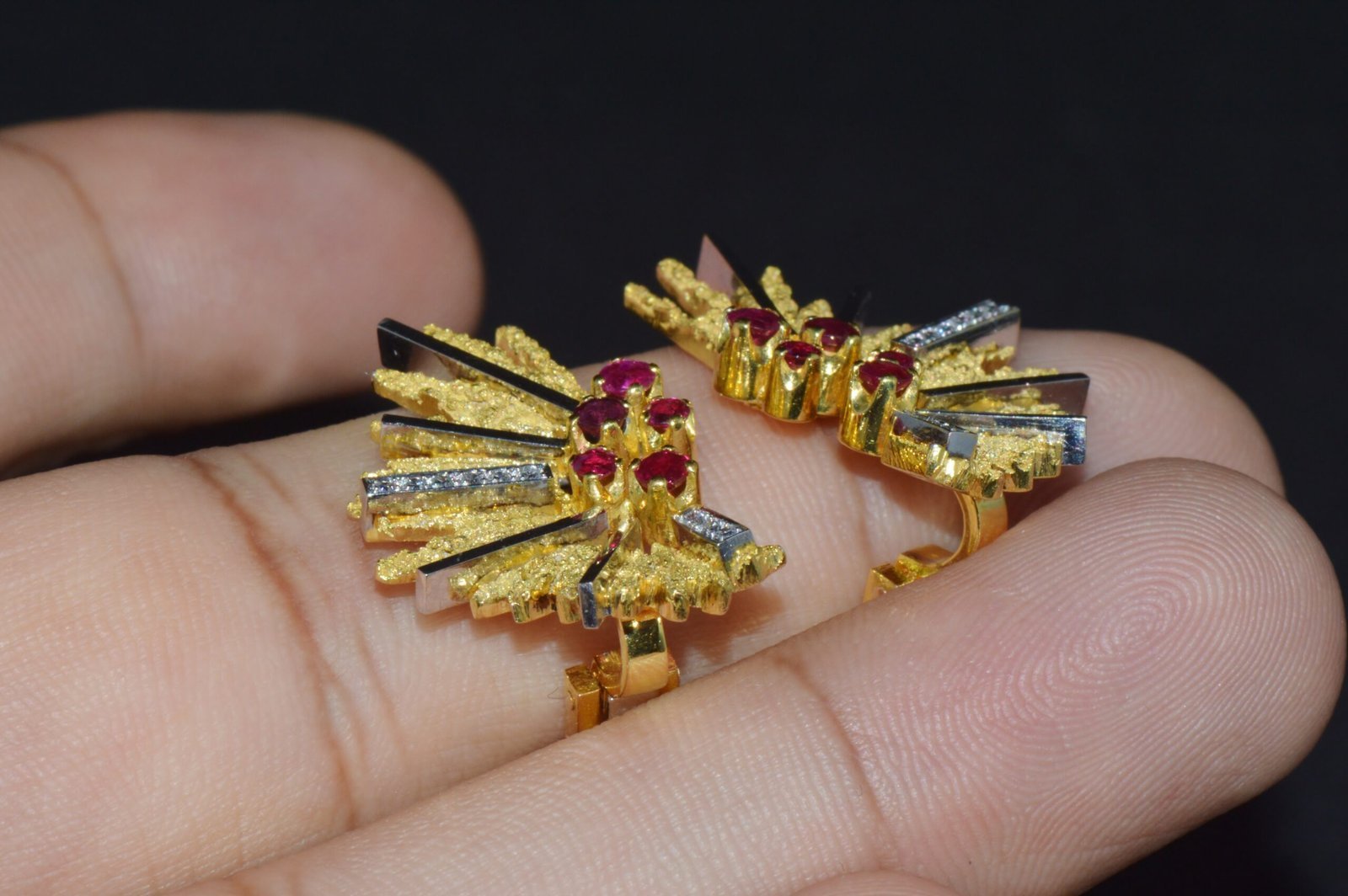 Certified Natural 0.65Cts VS G Diamond Ruby 750 18K Solid Gold Retro Clip-On Earrings