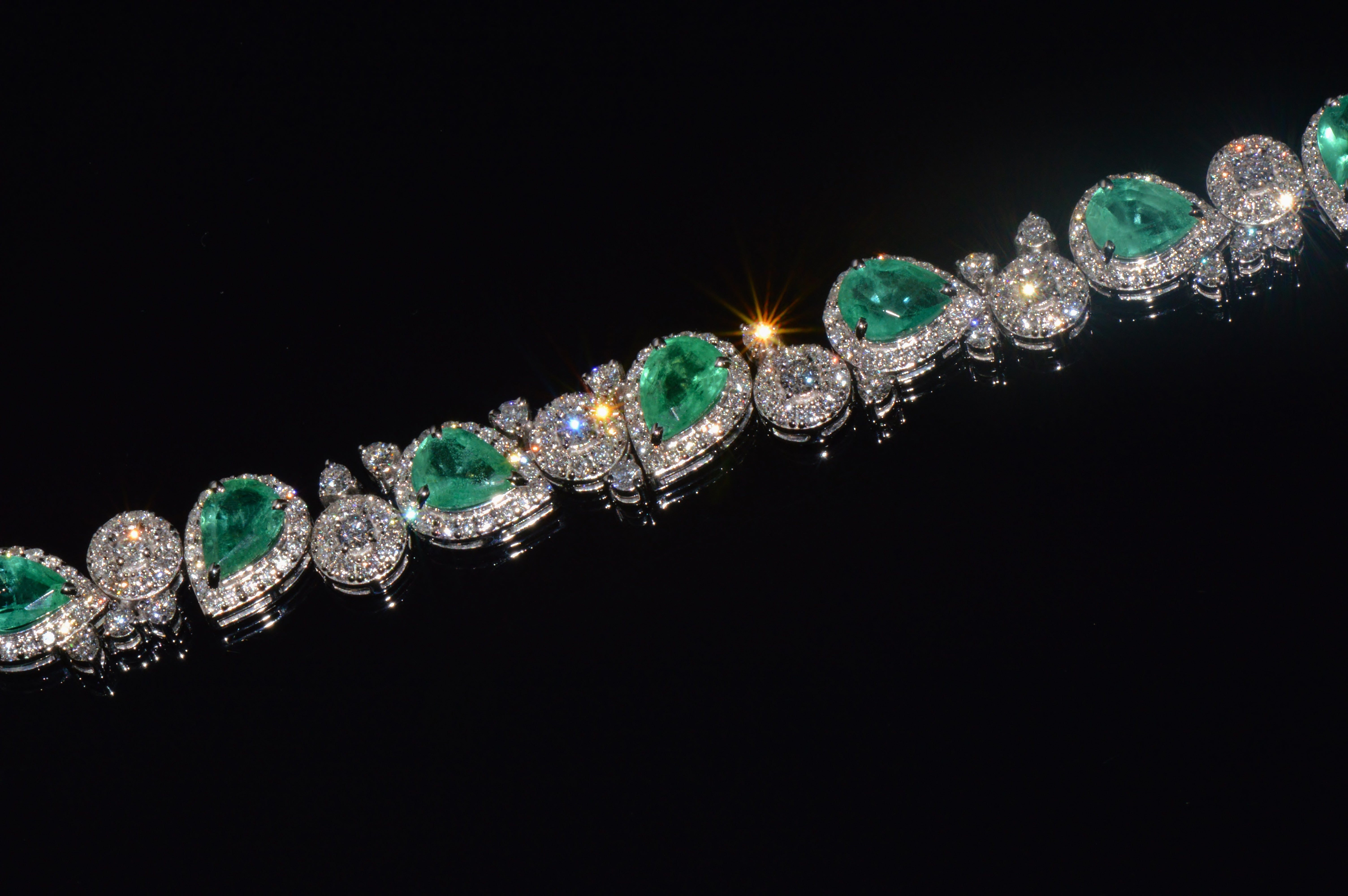 GIA Natural 15.05CTS Brazilian Emerald Diamond 18K White Gold Bracelet