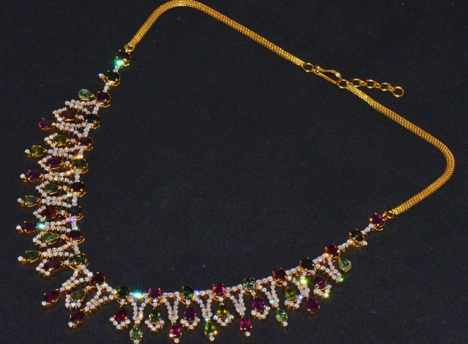 Certified Natural 26.2CTS VS G Diamond Tourmaline 18K Solid Gold Cocktail Necklace