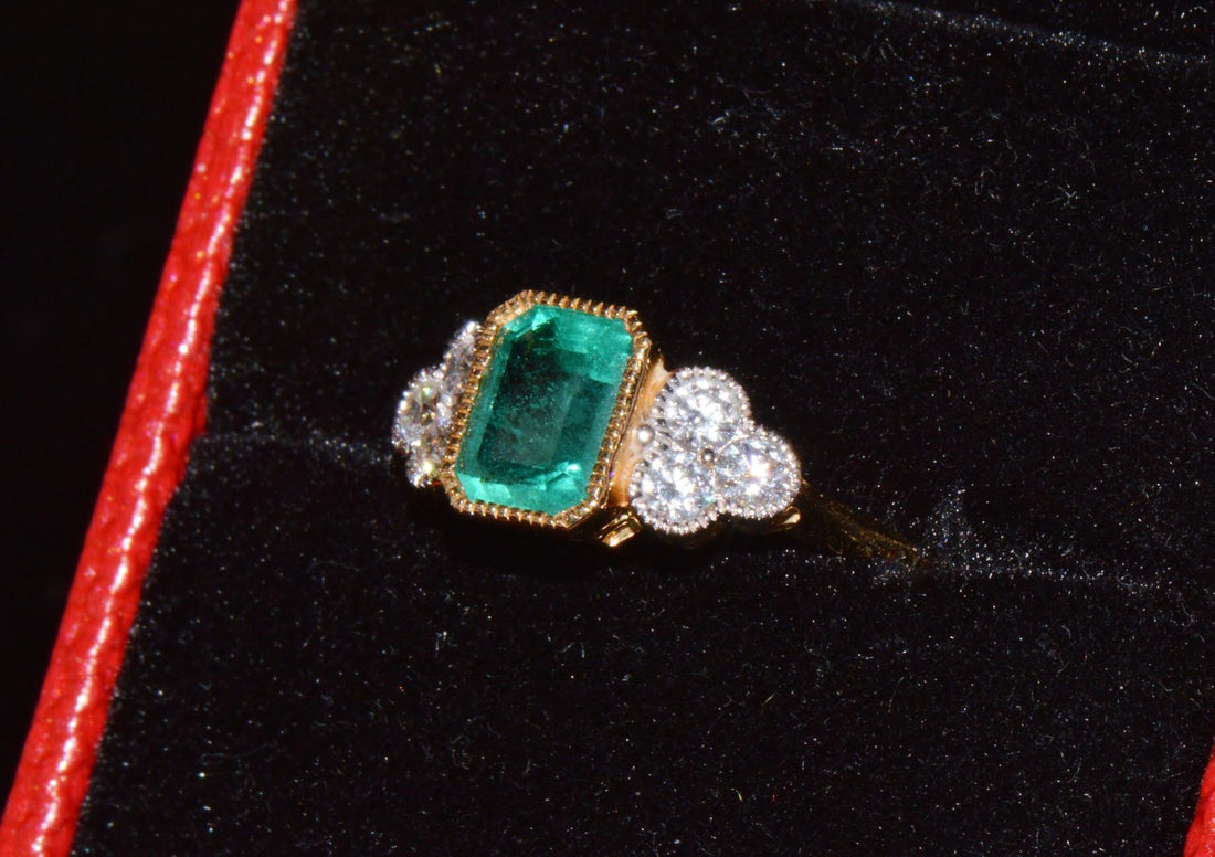 GIA Certified Natural 2.20CTS VS F Diamond Emerald 18K Gold Dinner Ring
