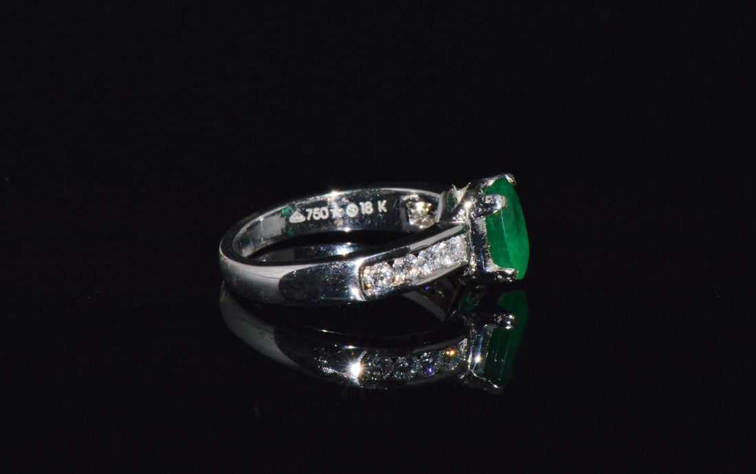 Certified Natural 1.87Cts Emerald VS F Diamond 18K Gold Ring Band