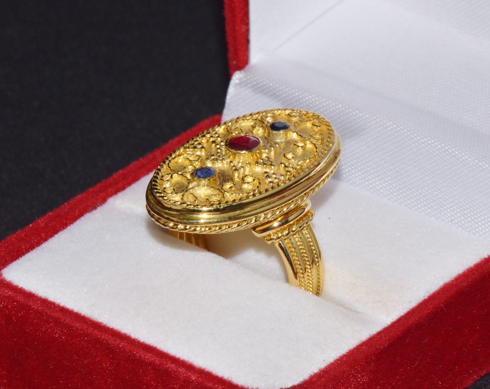 Gorgeous Natural Ruby Sapphire 18K 750 Solid Gold Etruscan Cannetille Greek Ring