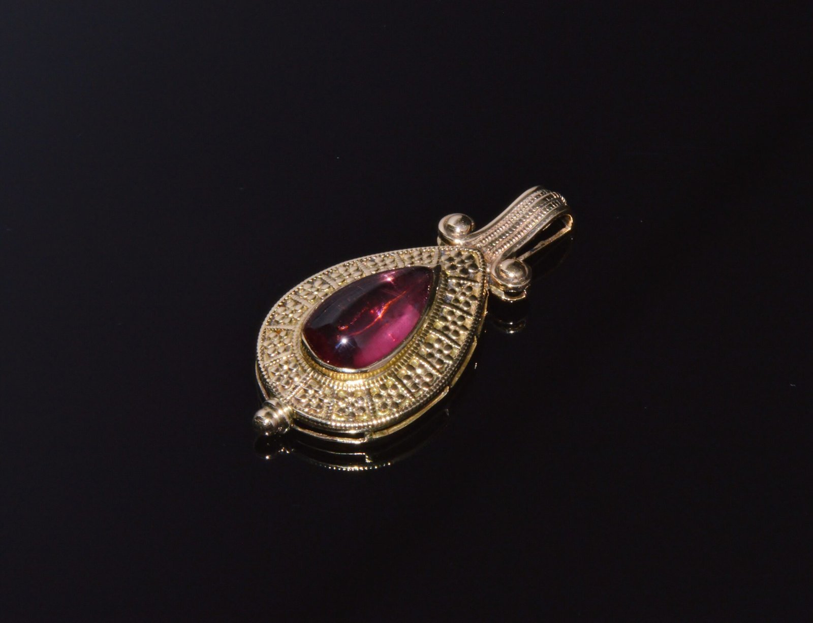 Certified Natural 7.41Cts Pink Tourmaline 18K 750 Solid Gold Filigree Etruscan Pendant