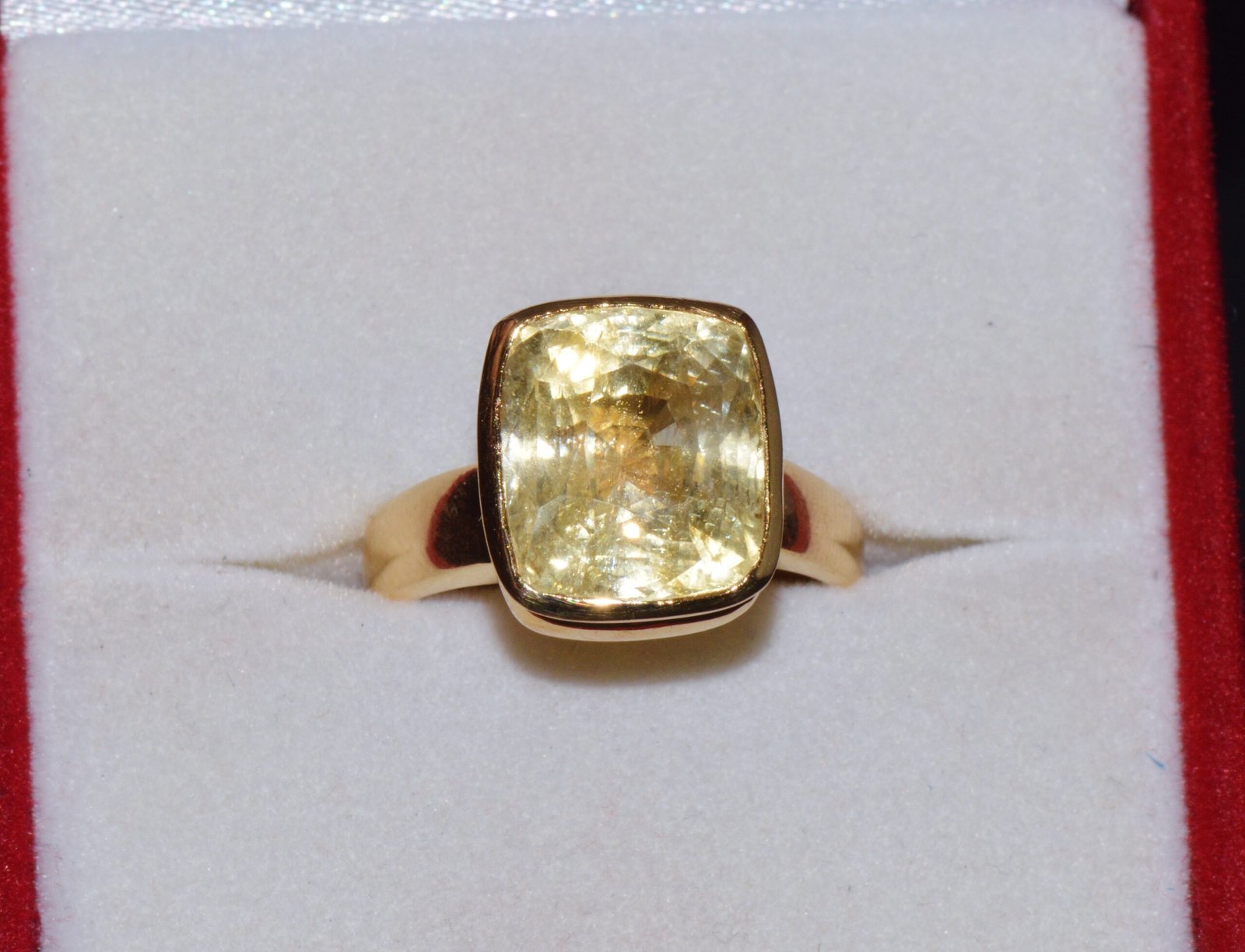 GIA Certified Natural 11.45cts Ceylon Yellow Sapphire 18K Solid Gold Bezel Dome Ring