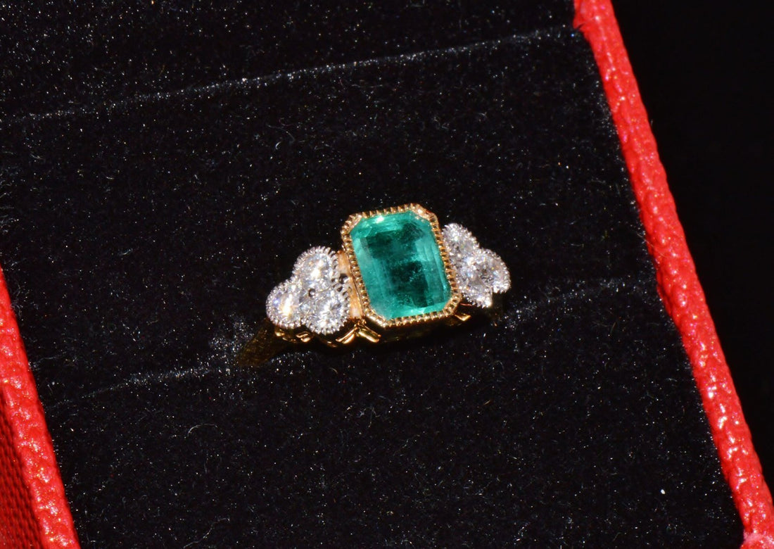 GIA Certified Natural 2.20CTS VS F Diamond Emerald 18K Gold Dinner Ring