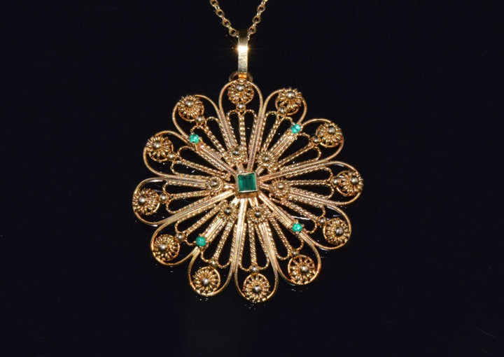 Estate Etruscan Cannetille 0.30CTS Natural Emerald 18K Solid Gold Pendant Necklace