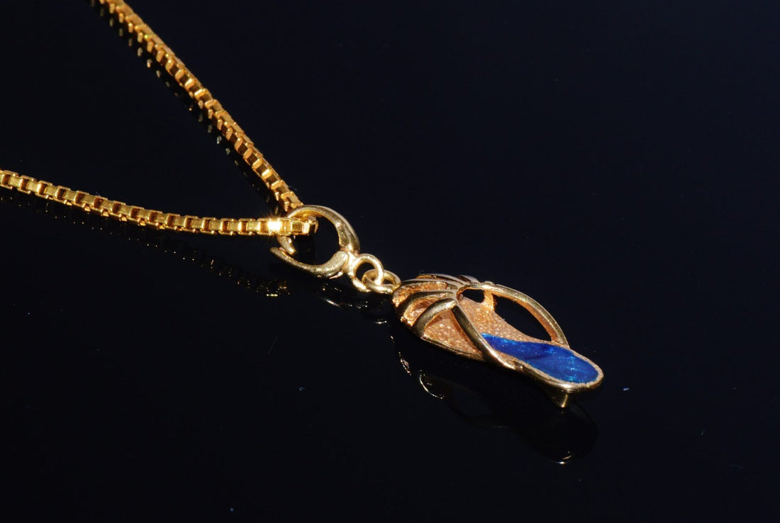 Gorgeous Italian Solid 18K Yellow Gold Sandal Heel Enameled Enhancer Pendant Charm