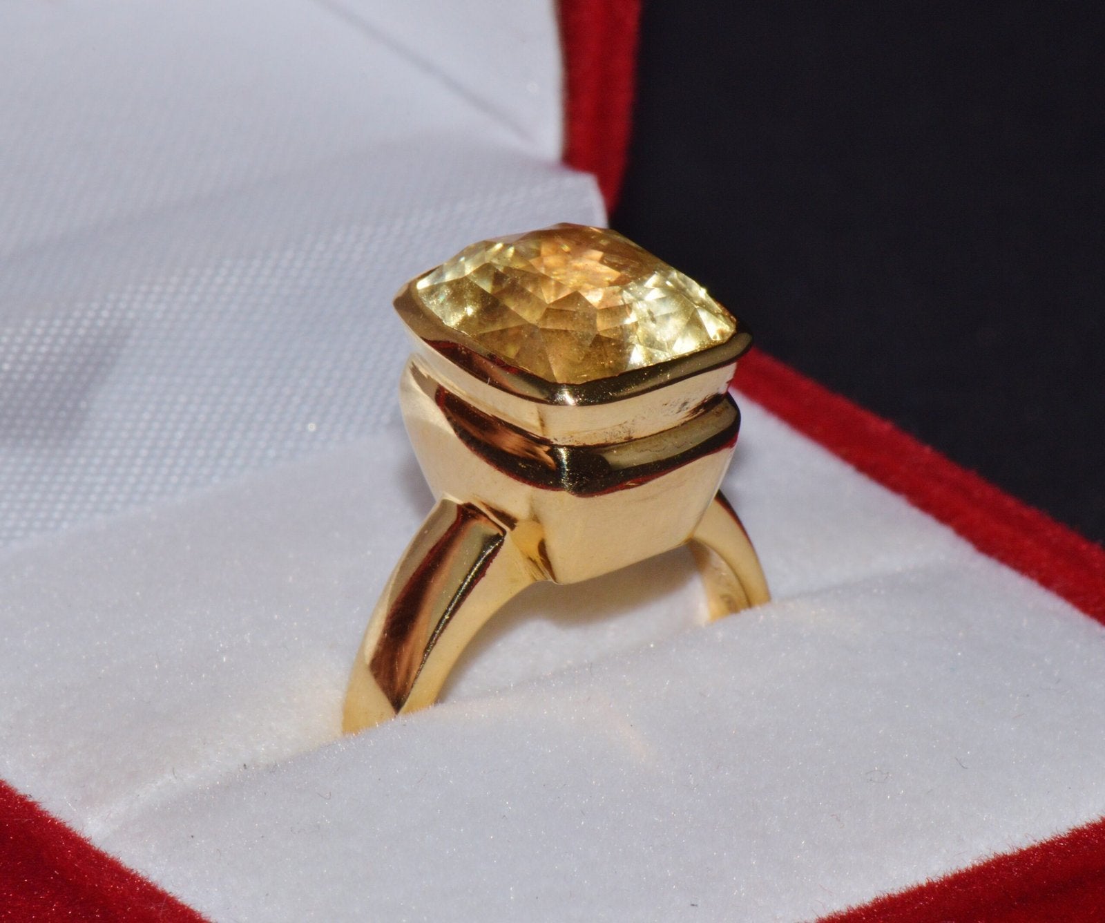 GIA Certified Natural 11.45cts Ceylon Yellow Sapphire 18K Solid Gold Bezel Dome Ring