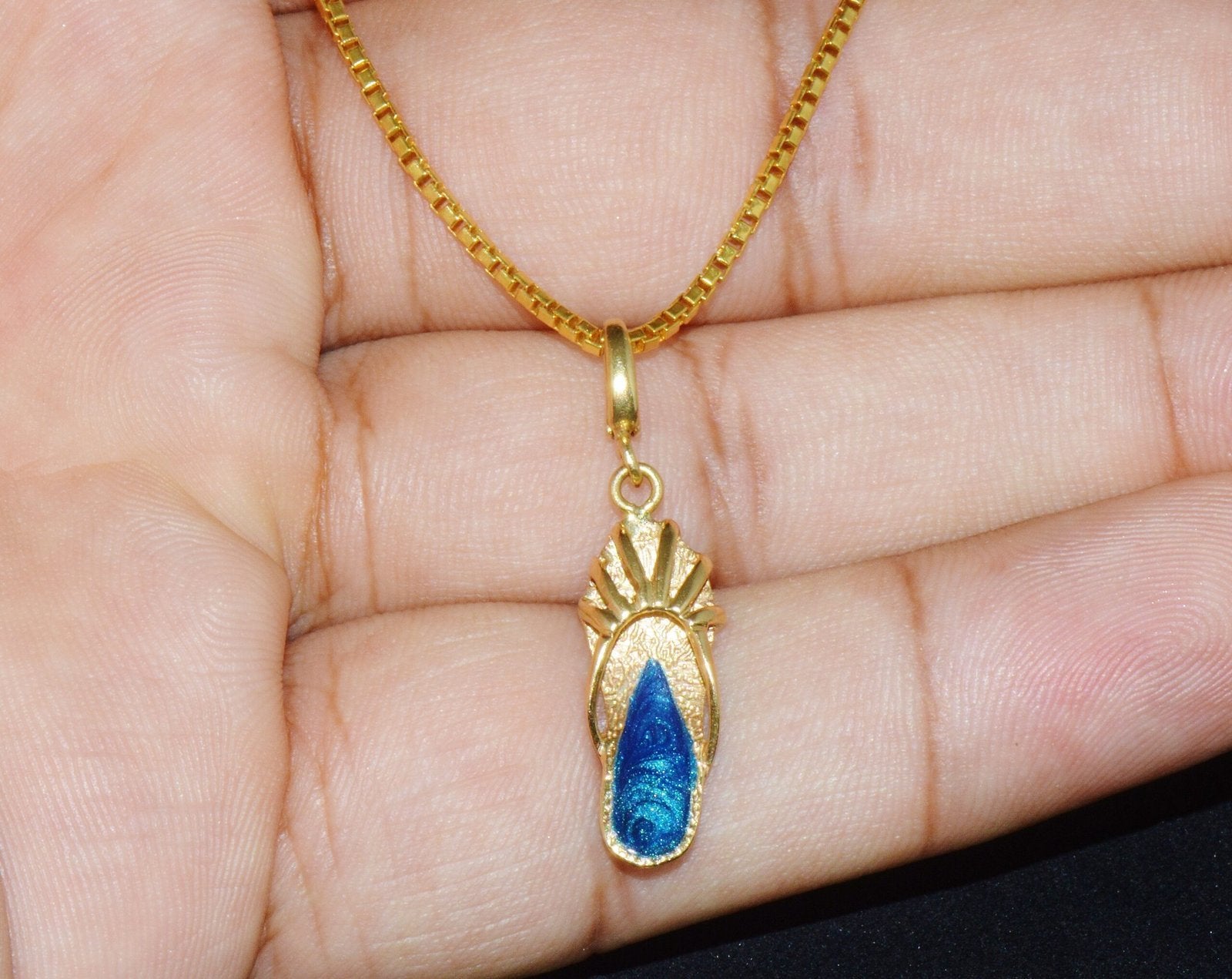 Gorgeous Italian Solid 18K Yellow Gold Sandal Heel Enameled Enhancer Pendant Charm