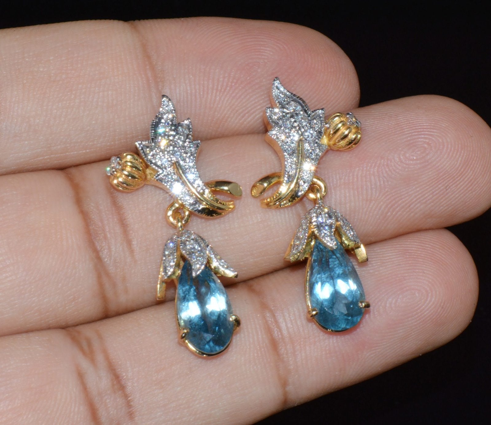 Certified Natural 5.67Cts VS F Diamond Aquamarine 18K Gold Dangle Earrings