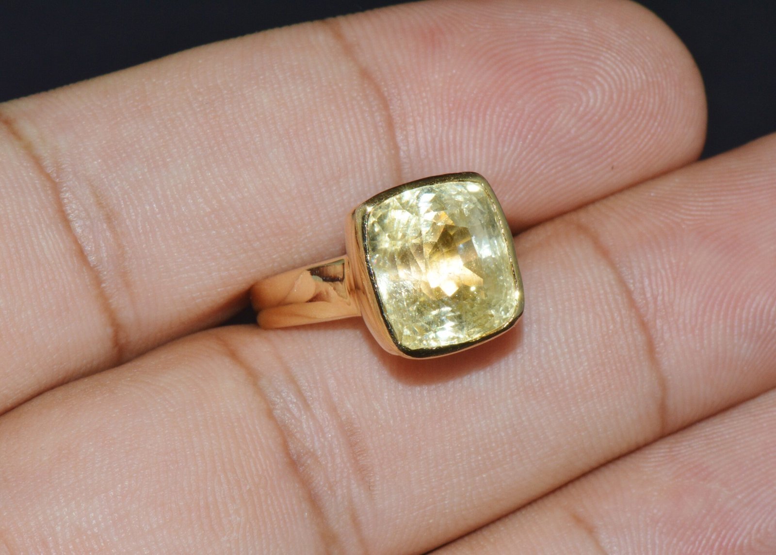 GIA Certified Natural 11.45cts Ceylon Yellow Sapphire 18K Solid Gold Bezel Dome Ring