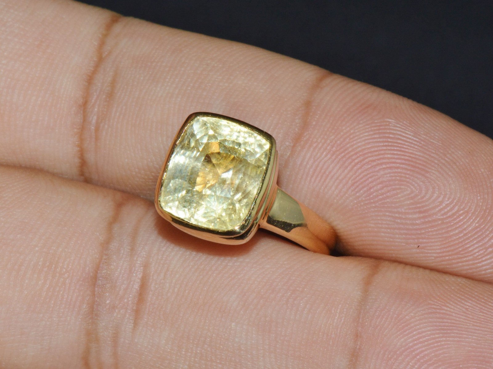GIA Certified Natural 11.45cts Ceylon Yellow Sapphire 18K Solid Gold Bezel Dome Ring