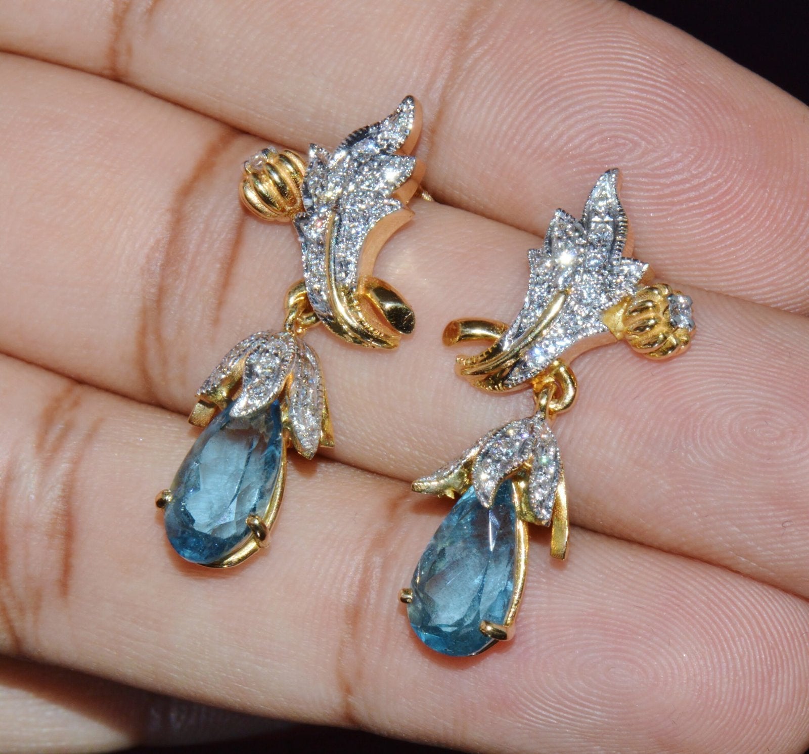 Certified Natural 5.67Cts VS F Diamond Aquamarine 18K Gold Dangle Earrings