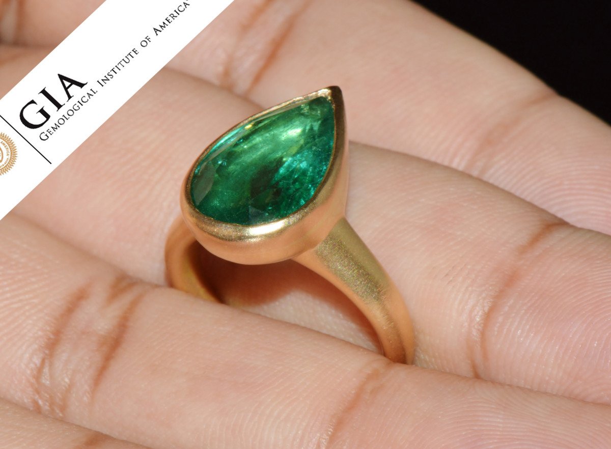 GIA Certified 5.25CT Natural Emerald Sculptural Bezel Solid 18K Gold Ring