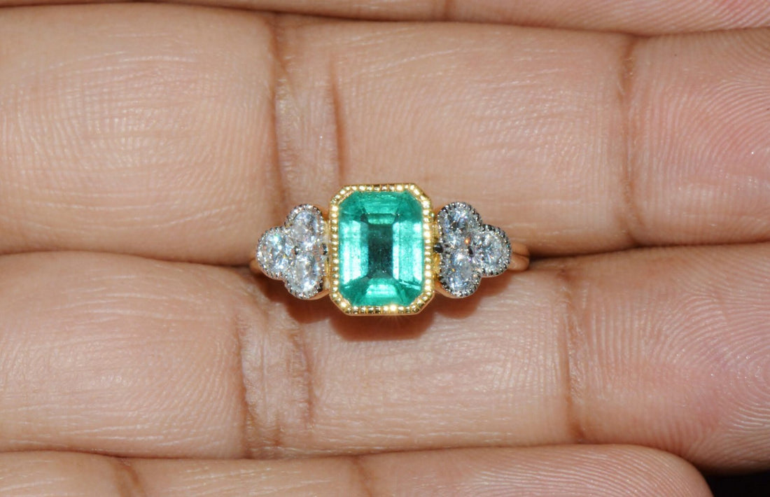 GIA Certified Natural 2.20CTS VS F Diamond Emerald 18K Gold Dinner Ring