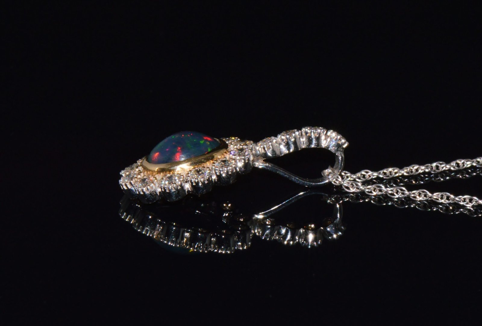 Certified Natural 2.77CTS VS F Diamond Black Opal 18K Solid Gold Pendant Necklace