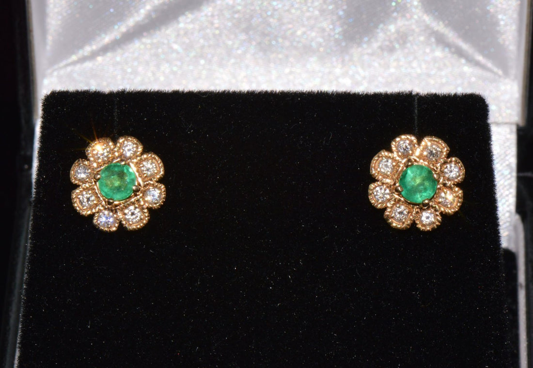 Certified Natural 1.8CTS VS F Diamond Emerald 18K Solid Gold Floral Stud Earrings