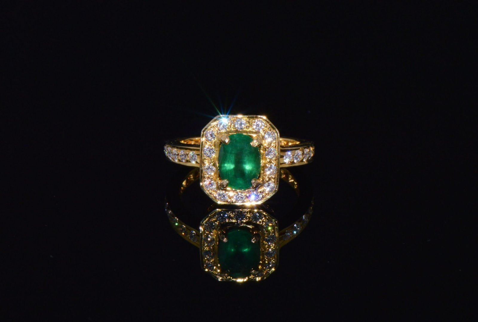 Certified Natural 2.15CTS VS F Diamond Emerald 18K Solid Gold Ring Band