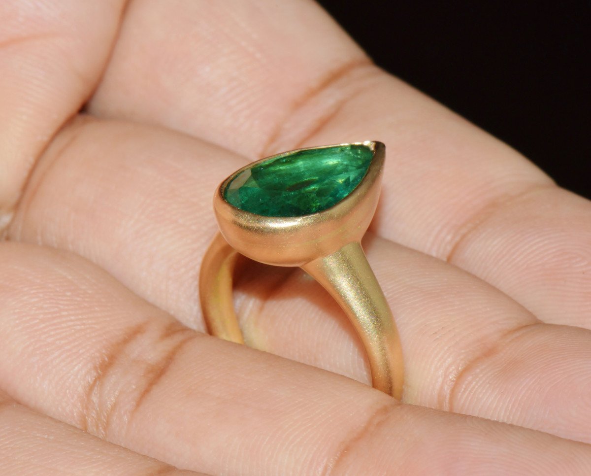 GIA Certified 5.25CT Natural Emerald Sculptural Bezel Solid 18K Gold Ring