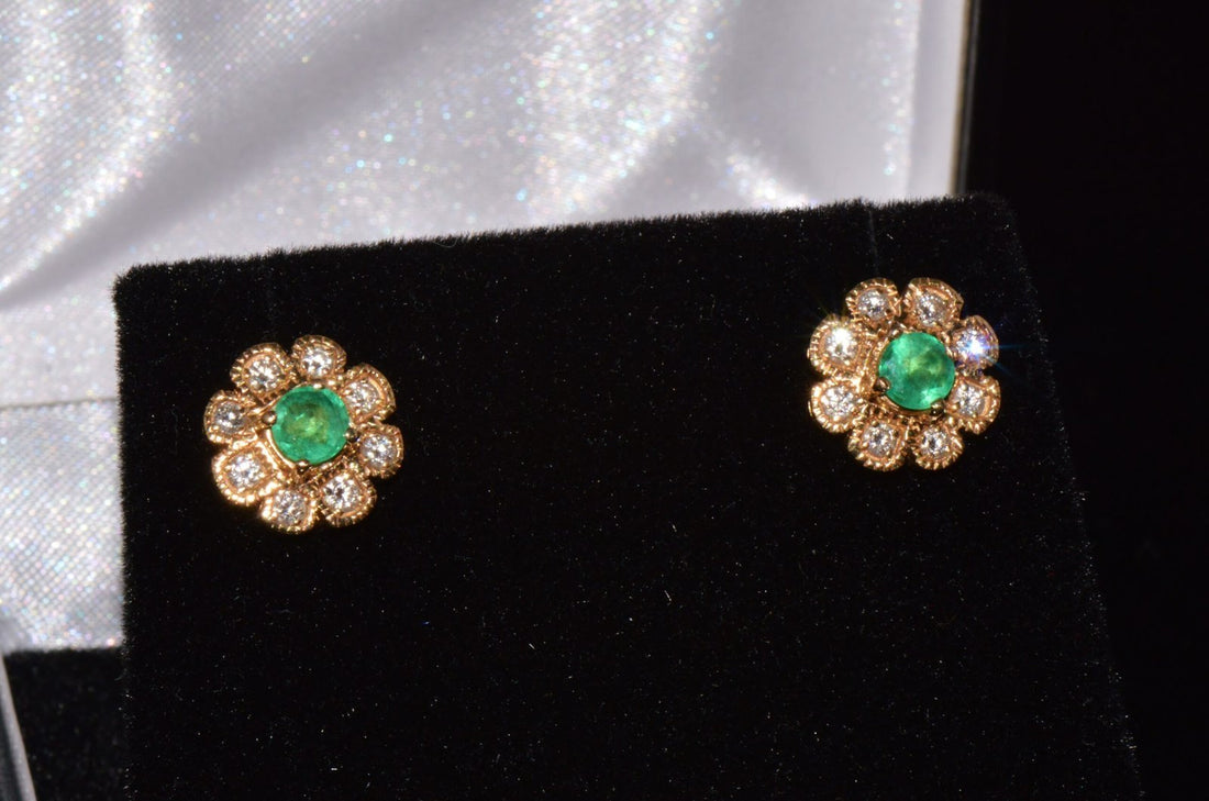 Certified Natural 1.8CTS VS F Diamond Emerald 18K Solid Gold Floral Stud Earrings