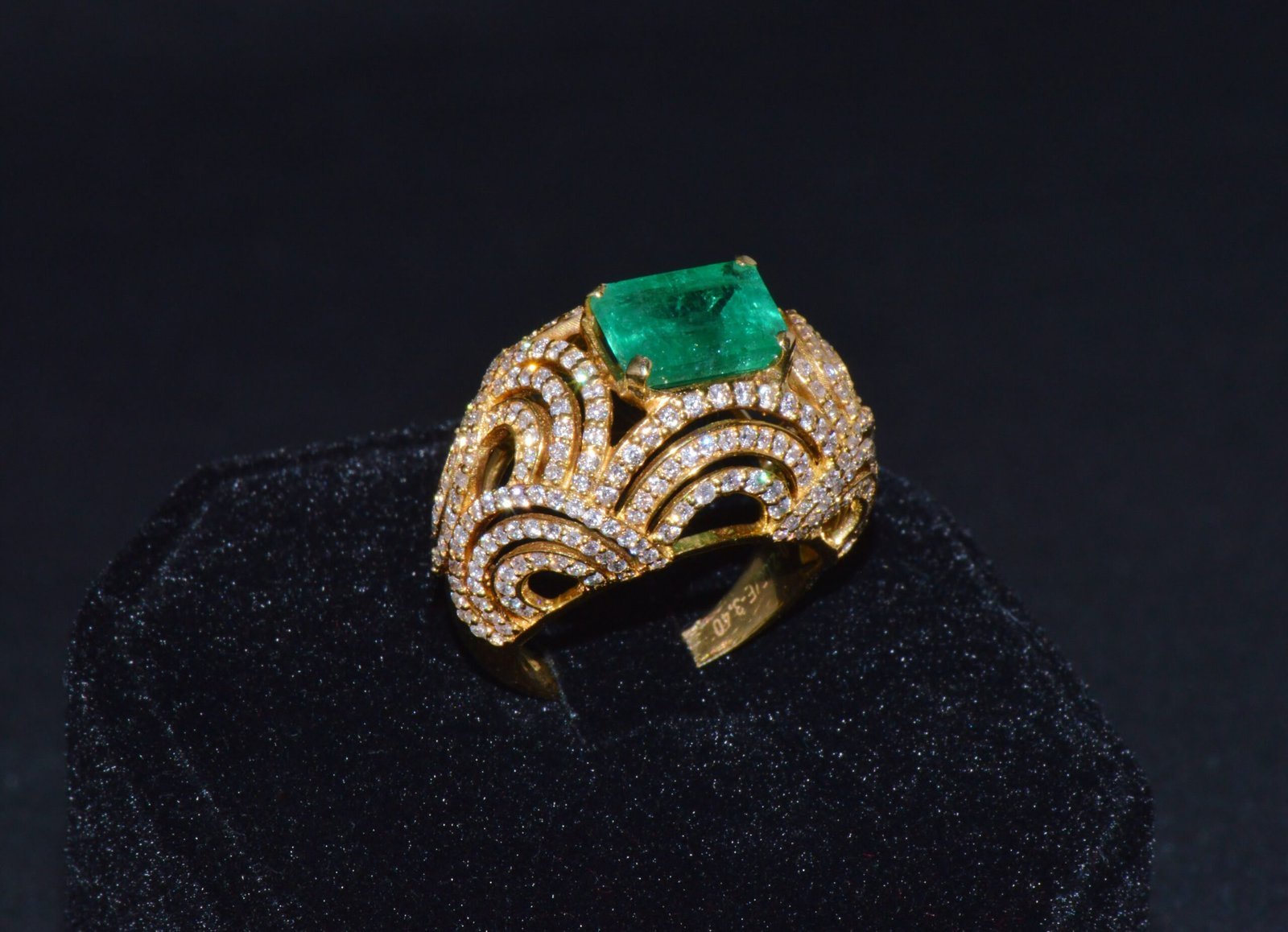 Certified Natural 5.45Cts VS F Diamond Emerald 18K Solid Gold Dome Bombay Ring