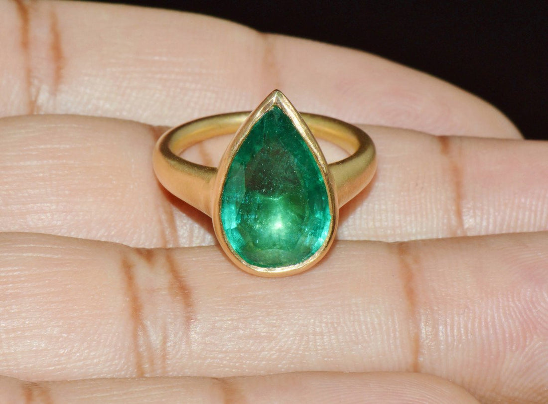 GIA Certified 5.25CT Natural Emerald Sculptural Bezel Solid 18K Gold Ring