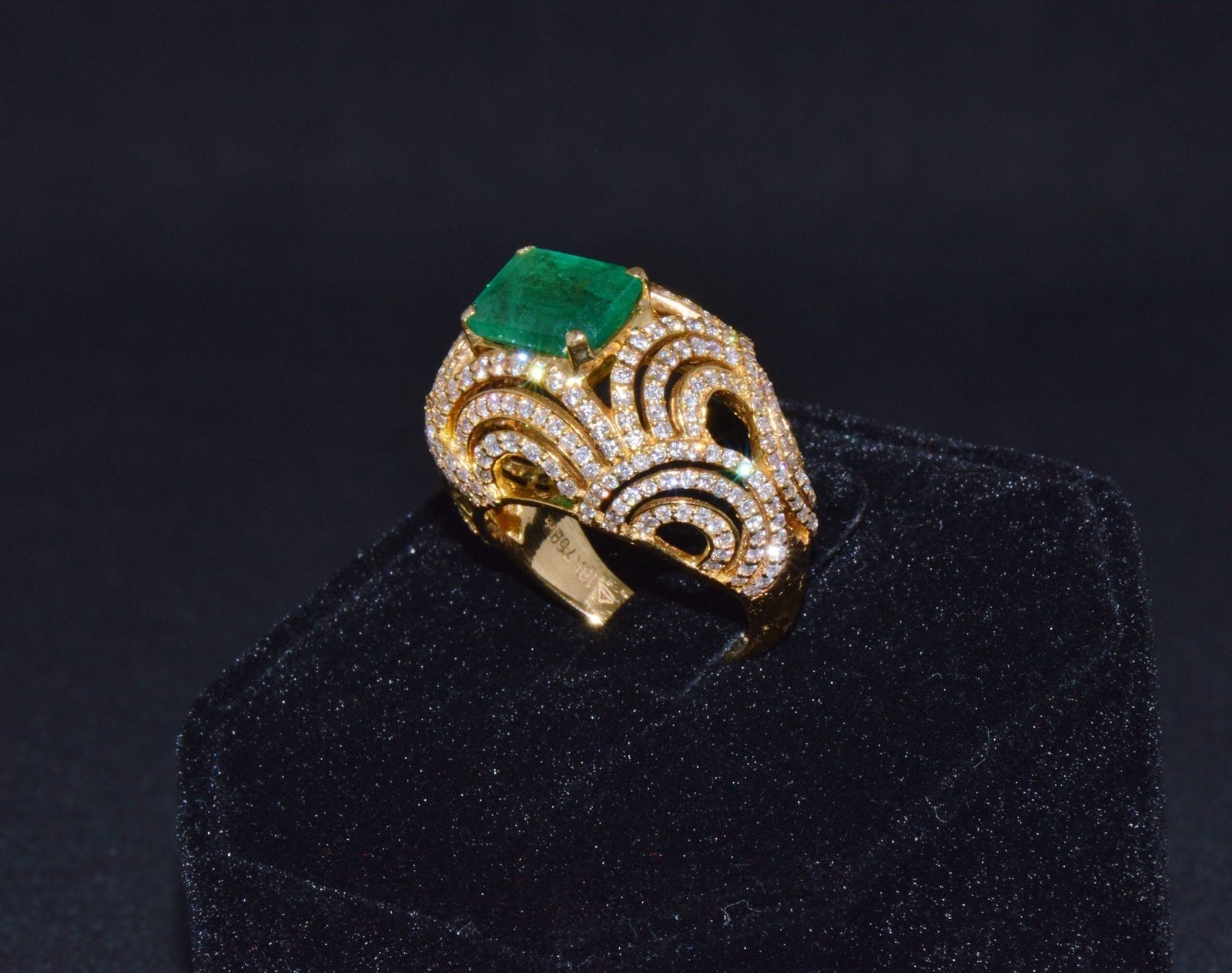 Certified Natural 5.45Cts VS F Diamond Emerald 18K Solid Gold Dome Bombay Ring