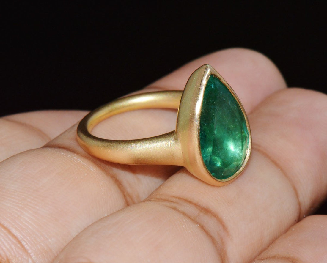 GIA Certified 5.25CT Natural Emerald Sculptural Bezel Solid 18K Gold Ring