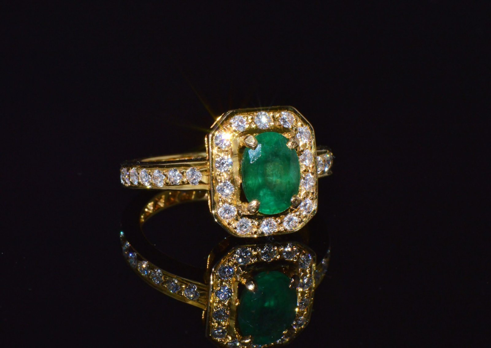 Certified Natural 2.15CTS VS F Diamond Emerald 18K Solid Gold Ring Band