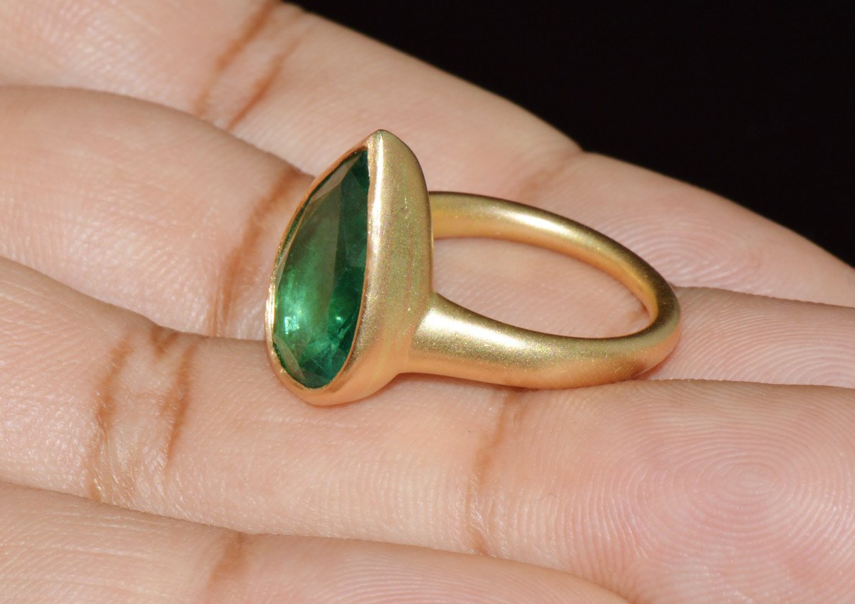 GIA Certified 5.25CT Natural Emerald Sculptural Bezel Solid 18K Gold Ring